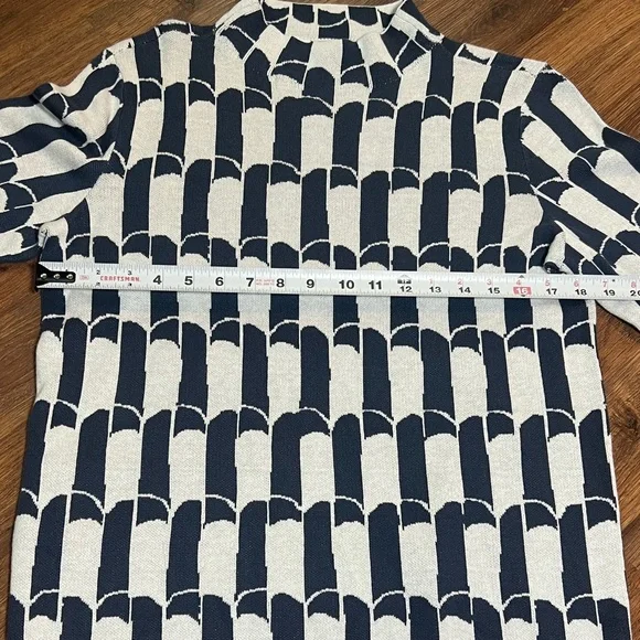Ann Taylor Factory Navy and Cream women’s Sweater - Small - Picture 5 of 8